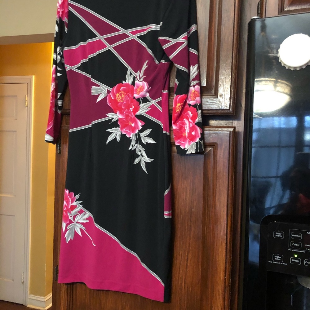 Dress - Picture 3 of 3